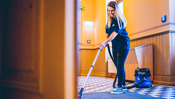 Teppich- und Polsterreinigung 