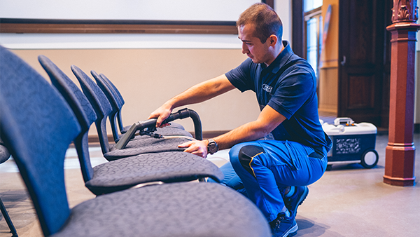 Teppich- und Polsterreinigung 